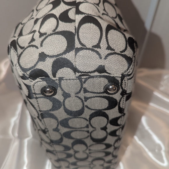 Coach Black and Gray Shoulder Bag with Signature Pattern - Picture 7 of 12